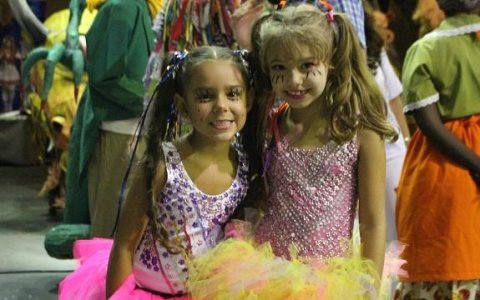 Integral Folia