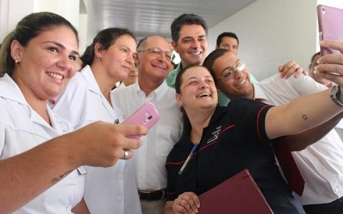 Geraldo Alckmin entrega leitos de Ortopedia