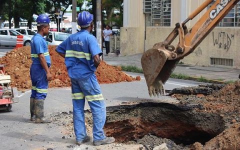 Obra na Rua dos Operários