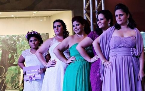 Desfile Sacoleira Plus Size