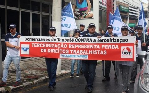 Passeata contra a terceirização 