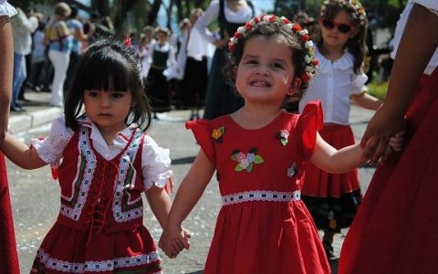 Desfile da imigração italiana - Festa de Quiririm