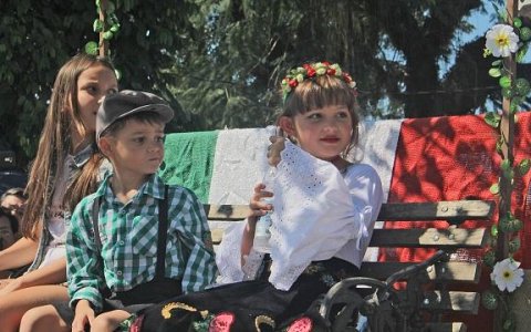 Desfile da Imigração Italiana - Festa de Quiririm 2017