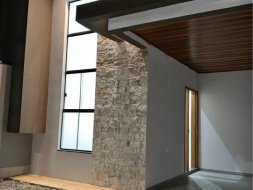 Casa 03 dormitórios Pé Direito Alto no Quintas de Santa Cruz Areão