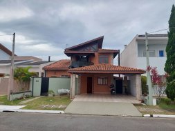 Casa com 2 dormitórios à venda por R$ 800.000,00 - Piracangaguá - Taubaté/SP