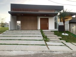 Casa com 2 dormitórios à venda, 141 m² por R$ 1.100.000 - Condomínio Terras do Vale - Caçapava/SP