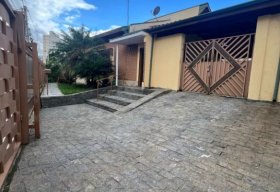 Foto Casa com 3 dormitórios à venda, 300 m² por R$ 580.000 - Jardim Humaitá - Taubaté/SP