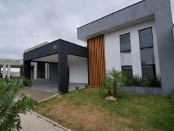 Casa com 3 dormitórios à venda, 165 m² por R$ 1.100.000,00 - Vila Nossa Senhora Auxiliadora - Tremembé/SP