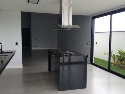 Casa com 3 dormitórios à venda, 192 m² por R$ 1.180.000,00 - Jardim Marlene Miranda - Taubaté/SP