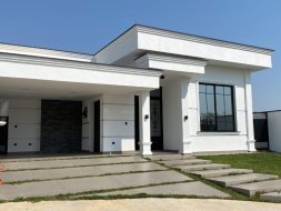 Casa com 3 dormitórios à venda, 174 m² por R$ 1.200.000 - Piracangaguá - Taubaté/SP