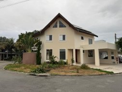 Casa com 5 dormitórios à venda, 285 m² por R$ 1.250.000,00 - Campos Do Conde - Tremembé/SP