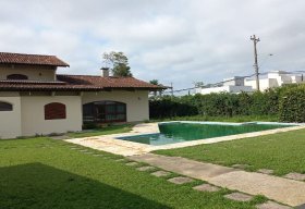 Foto Casa com 5 dormitórios para alugar, 900 m² por R$ 7.000/mês - Vila Rica - Pindamonhangaba/SP