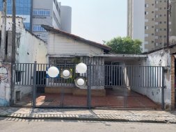 Casa com ótima localização à venda, 220 m² por R$ 615.000 - Centro - Taubaté/SP