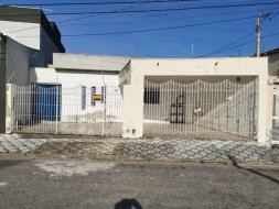 Casa para alugar, 200 m² por R$ 2.882,00/mês - Jardim Maria Augusta - Taubaté/SP