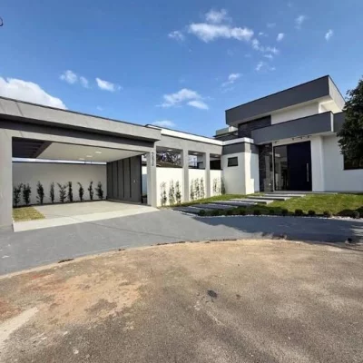 Taubaté: Casa Térrea de Alto Padrão à Venda no Condomínio Recanto Tropical – Taubaté SP