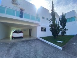 Sobrado à venda, 329 m² por R$ 1.200.000,00 - Jardim Hípica Pinheiro - Taubaté/SP