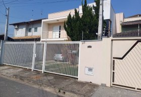 Foto Sobrado com 2 dormitórios à venda, 215 m² por R$ 675.000,00 - Residencial Jardim Aurora - Pindamonhangaba/SP