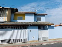 Sobrado com 2 dormitórios à venda, 143 m² por R$ 371.000,00 - Jardim Gurilândia - Taubaté/SP