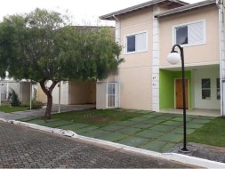 Sobrado com 2 dormitórios à venda, 101 m² por R$ 470.000,00 - Bairro dos Guedes - Tremembé/SP