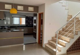 Foto Sobrado com 3 dormitórios à venda, 119 m² por R$ 585.000,00 - Areão - Taubaté/SP