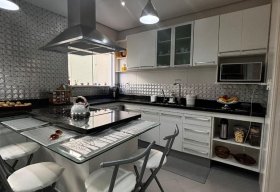 Foto Sobrado com 3 dormitórios à venda, 275 m² por R$ 1.300.000,00 - Caminho Novo - Taubaté/SP