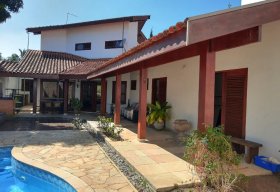 Foto Sobrado com 3 dormitórios à venda, 350 m² por R$ 1.600.000,00 - Jardim das Nações - Taubaté/SP