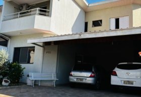 Foto Sobrado com 4 dormitórios à venda, 321 m² por R$ 1.250.000,00 - Esplanada Independência - Taubaté/SP