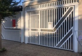 Foto Sobrado com 5 dormitórios à venda, 310 m² por R$ 720.000,00 - Vila Jaboticabeira - Taubaté/SP