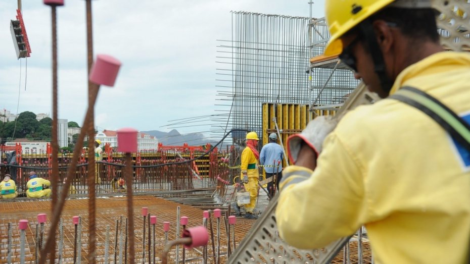 Balcão de Empregos de Taubaté abre vagas urgentes para construção civil