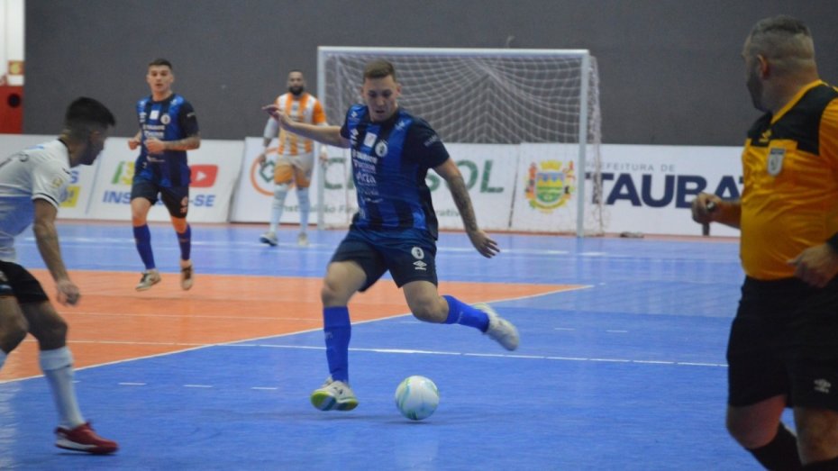 Taubaté Umbro Futsal é superado pelo Carlos Barbosa na Liga Nacional