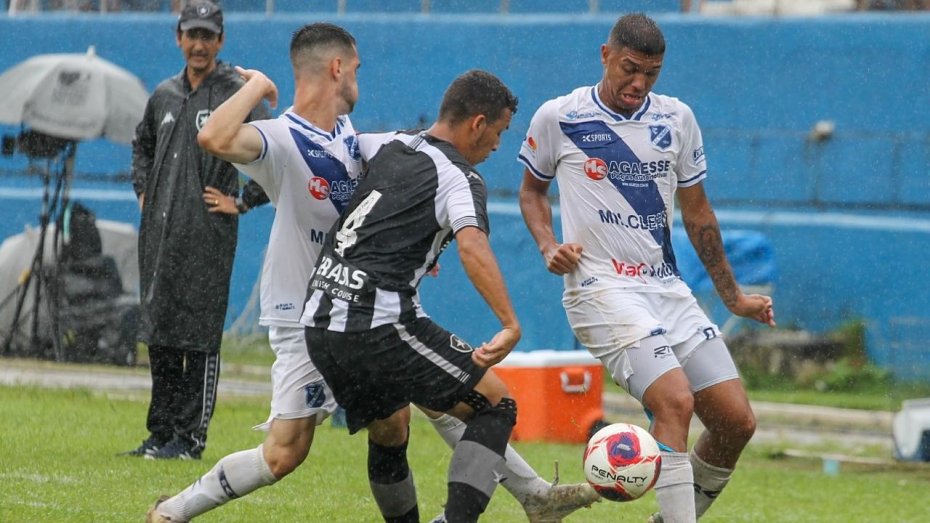 Taubaté é derrotado pelo Botafogo-RJ, mas se classifica na Copinha