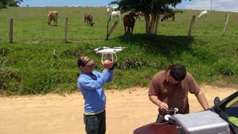 Topografia com drone em ação