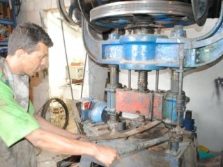 Foto de Posto de Molas Caminhoneiro