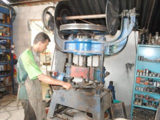 Foto de Posto de Molas Caminhoneiro