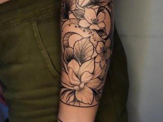 Foto de Tati Laukaz Especialista em Tatuagens Femininas desde 2009
