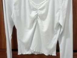Linda camisa branca com mangas tamanho G 