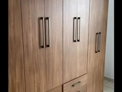 Guarda roupa de casal semi-novo 8 portas