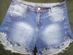 Lindo short jeans com lycraft fino 