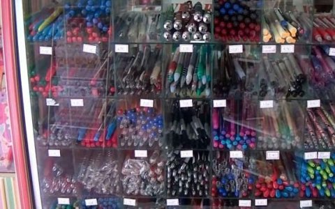 Preço de itens escolares pode variar até 445%