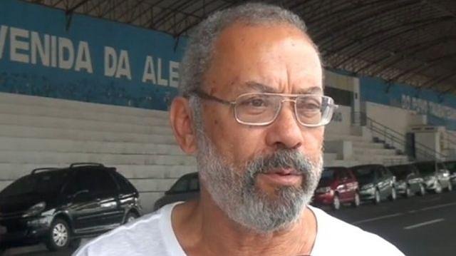 Escola mais nova de Taubaté desfila no carnaval.