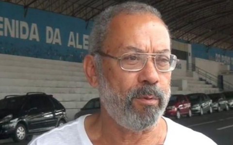 Escola mais nova de Taubaté desfila no carnaval.