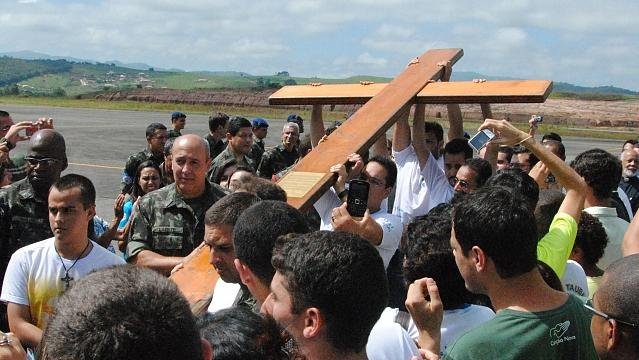 Chegada dos ícones da Jornada Mundial da Juventude em Taubaté