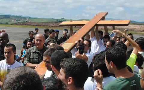 Chegada dos ícones da Jornada Mundial da Juventude em Taubaté