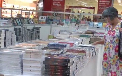 Feira de livros oferece mais de 30 mil opções