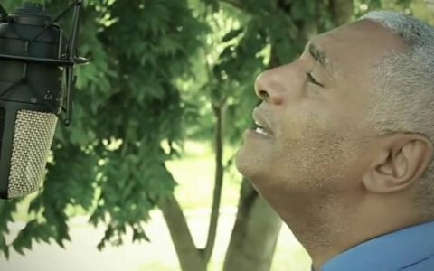 Pastor taubateano lança novo samba religioso