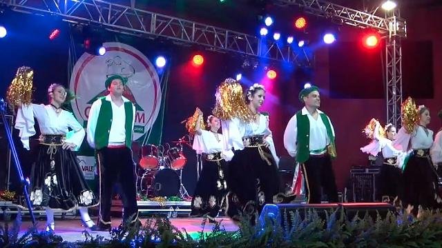 Shows e apresentações marcam segunda-feira da Festa de Quiririm