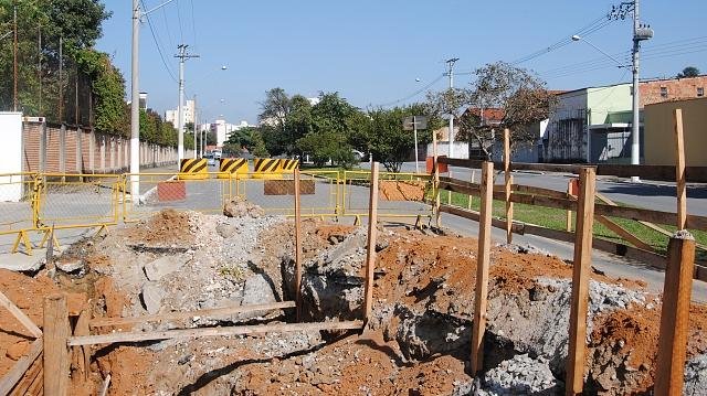 Cratera no Santa Clara continua sem reparo