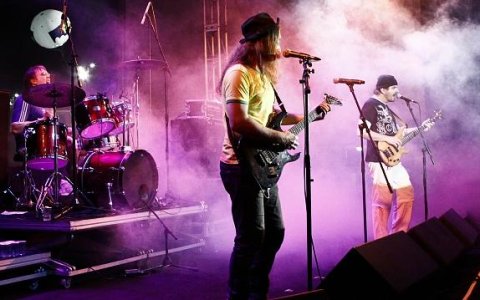 Inimigos do Rei faz show nesta quinta
