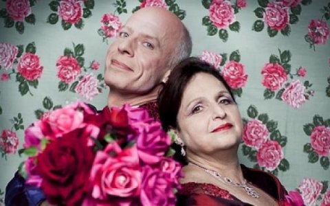 Carlos Moreno e Mira Haar trazem música e humor ao Metrópole