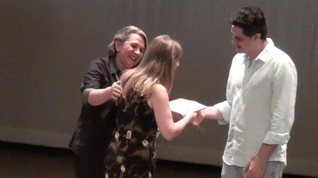 Professores recebem tablet da prefeitura